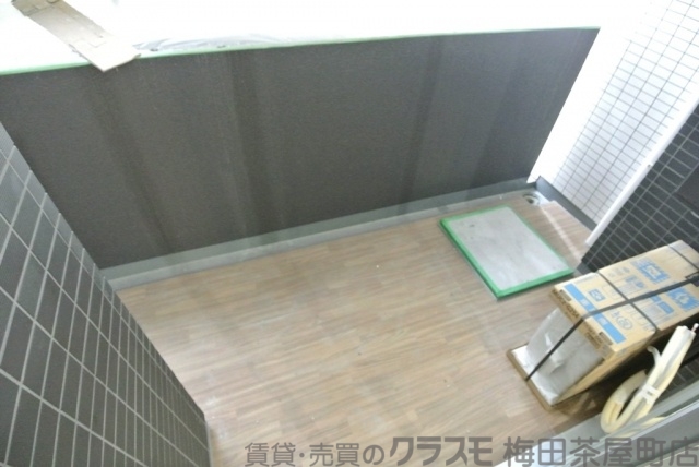 バルコニー　たくさん日が差し込むバルコニー