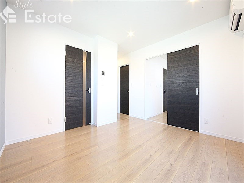 居室・リビング　内装