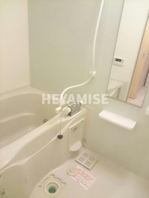 バス・シャワールーム　※室内画像は類似物件のもの