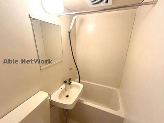 バス・シャワールーム　※同物件別部屋の写真です。