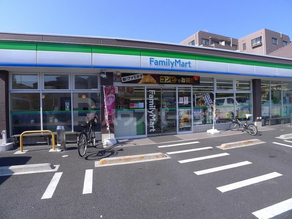 コンビニ　ファミリーマート江戸川西小岩五丁目店（コンビニ）まで50m