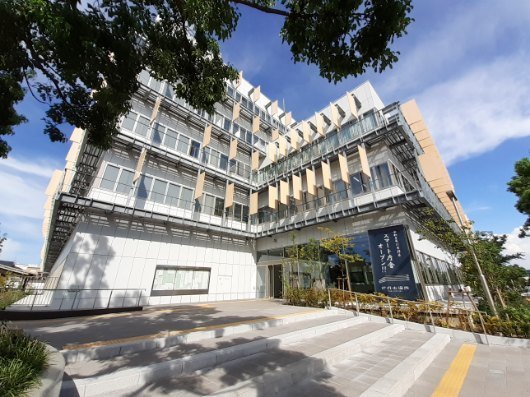 役所　伊丹市役所（役所）まで1800m