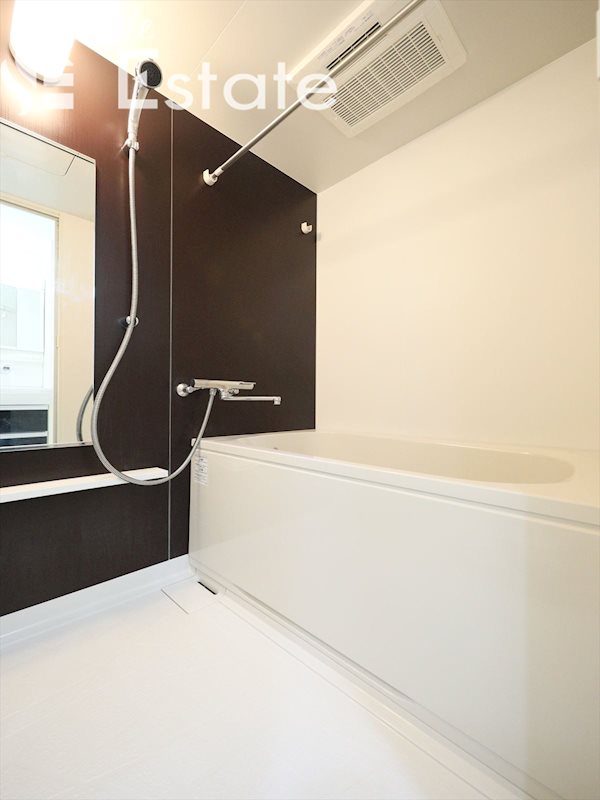 バス・シャワールーム　浴室乾燥機付バスルーム