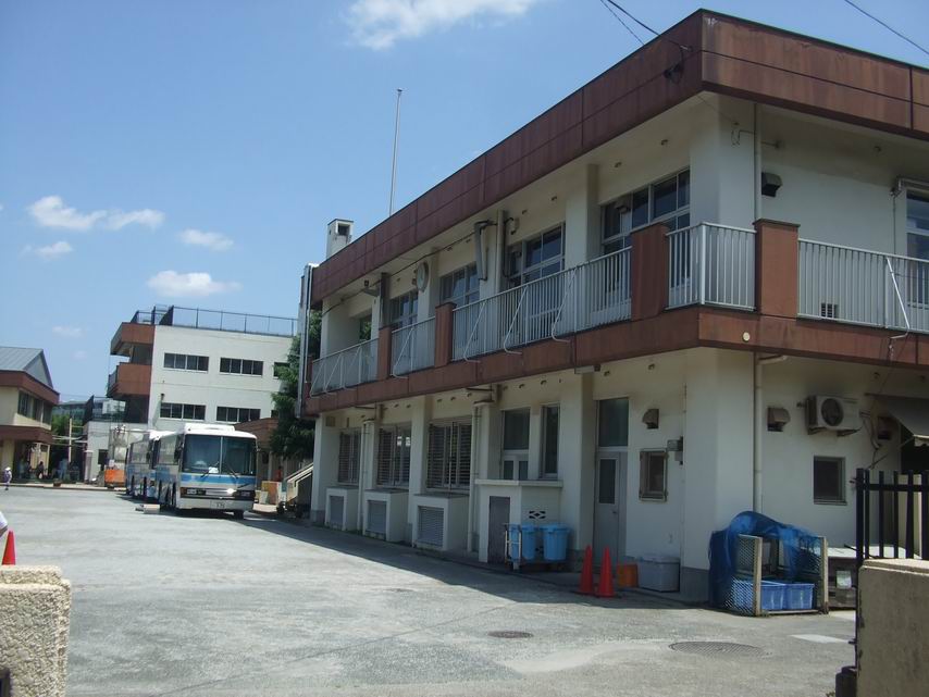 小学校　西東京市立本町小学校（小学校）まで247m