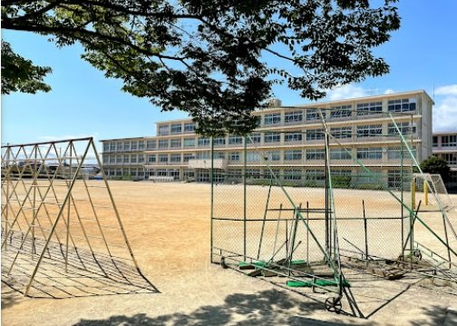 小学校　浜松市立広沢小学校（小学校）まで1600m