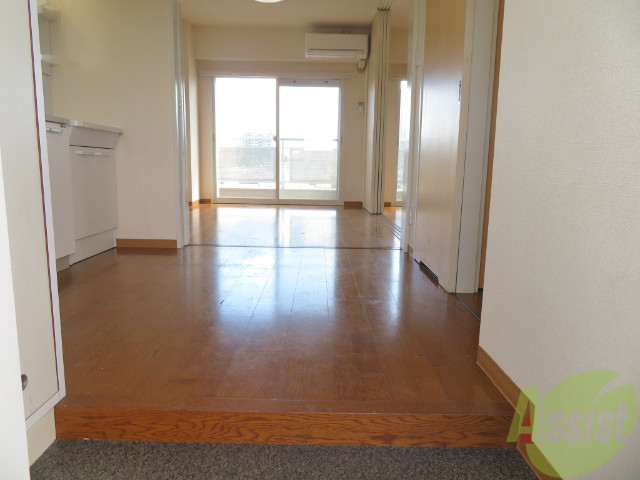 玄関　玄関からの様子を撮影してみました。動線になります。