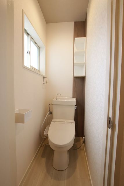 トイレ　温水洗浄便座