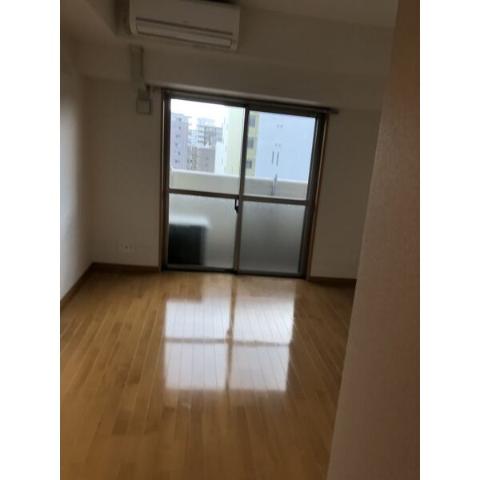 居室・リビング　室内