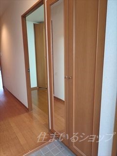 玄関　ミラー付き大型シューズボックス