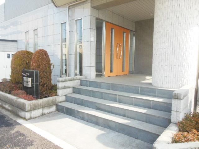 エントランス　～オートロックエントランスは皆様お好きですよね～