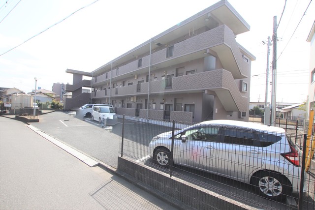 駐車場　駐車場（要空き確認）