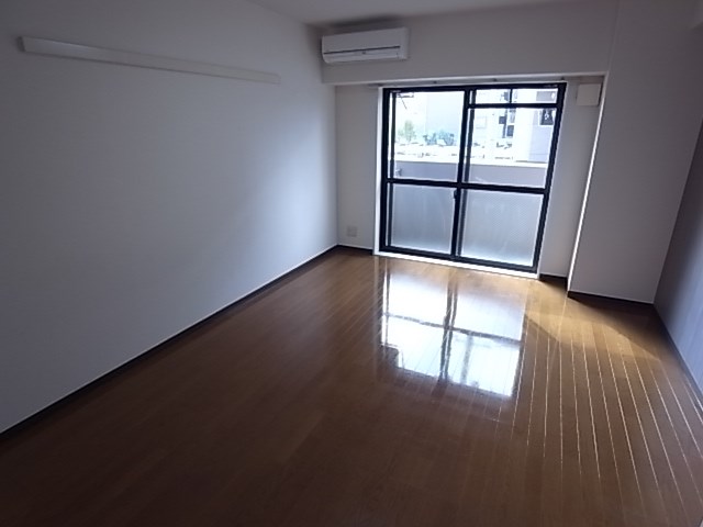 居室・リビング　ゆったり過ごせる居間です