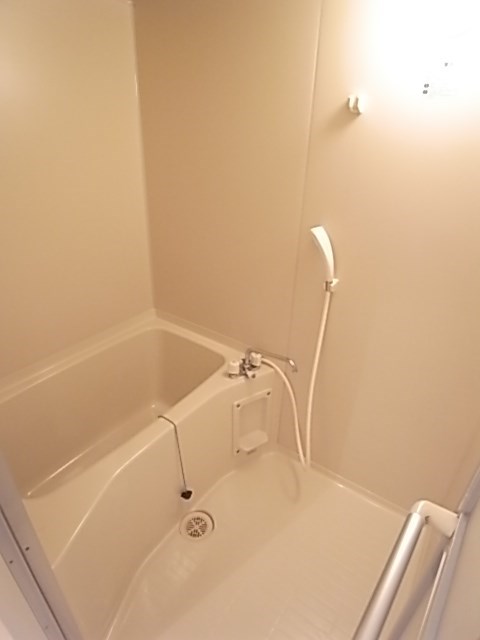 バス・シャワールーム　ゆったり過ごせるお風呂です