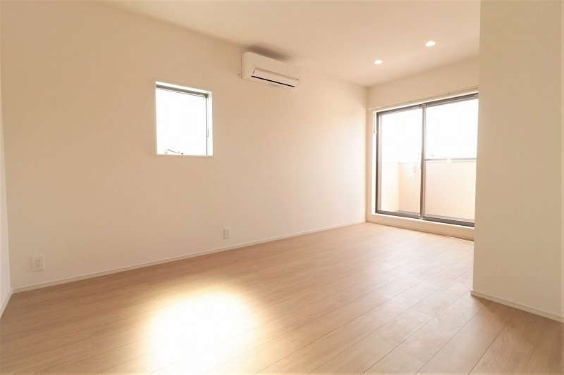 居室・リビング　同型タイプの為、現状を優先致します。