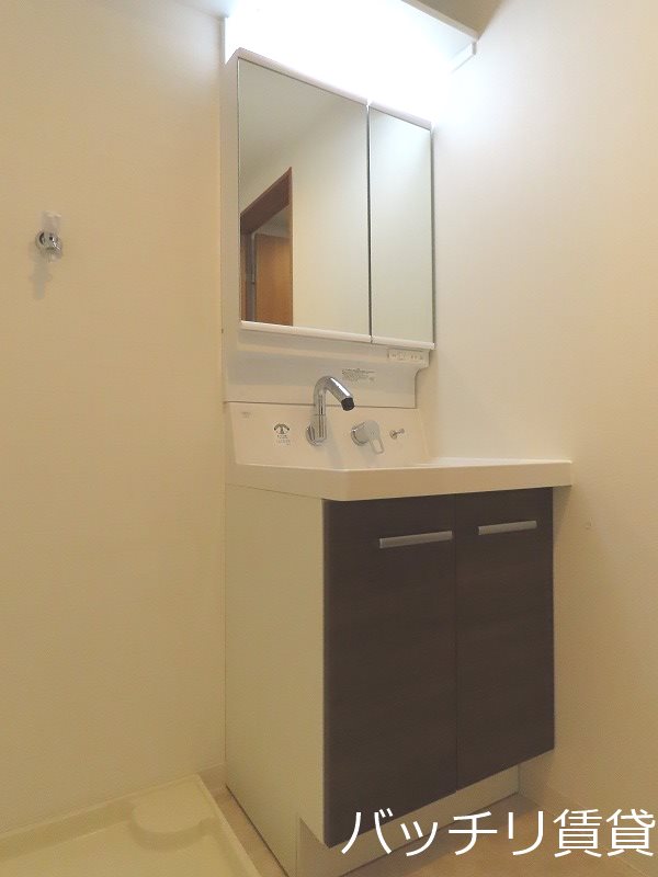 洗面設備　同型タイプの為、現状を優先致します。