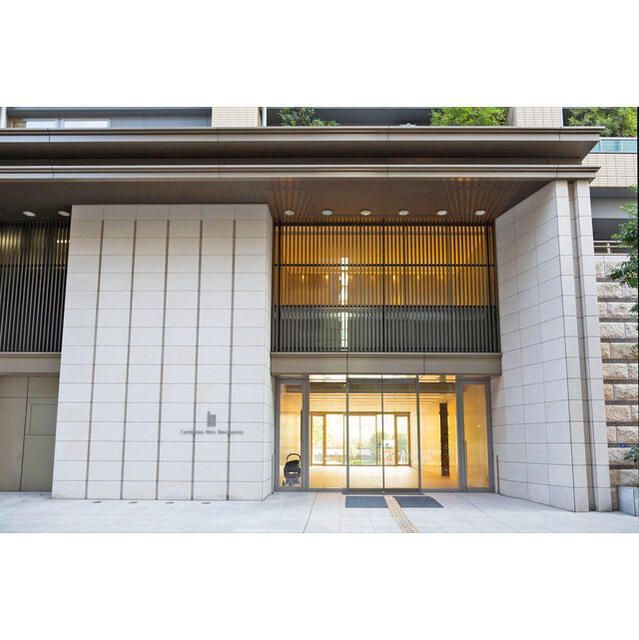 エントランス　清潔なエントランスです