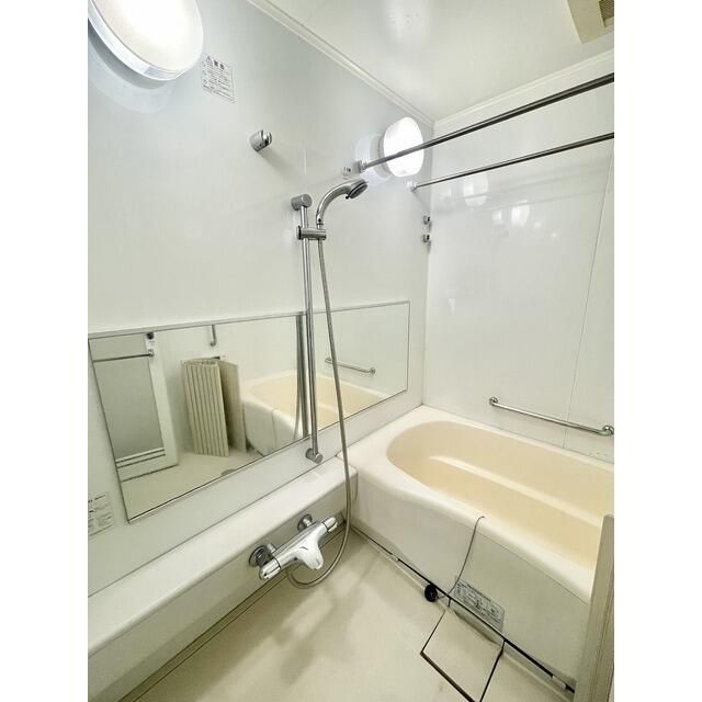 バス・シャワールーム　ゆったり過ごせるお風呂です