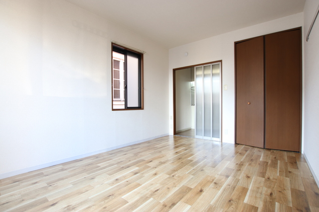 居室・リビング　換気のしやすい２面採光です♪