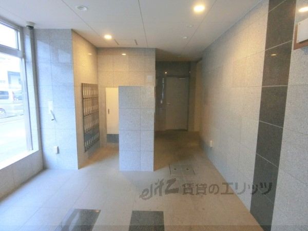 エントランス　エントランス