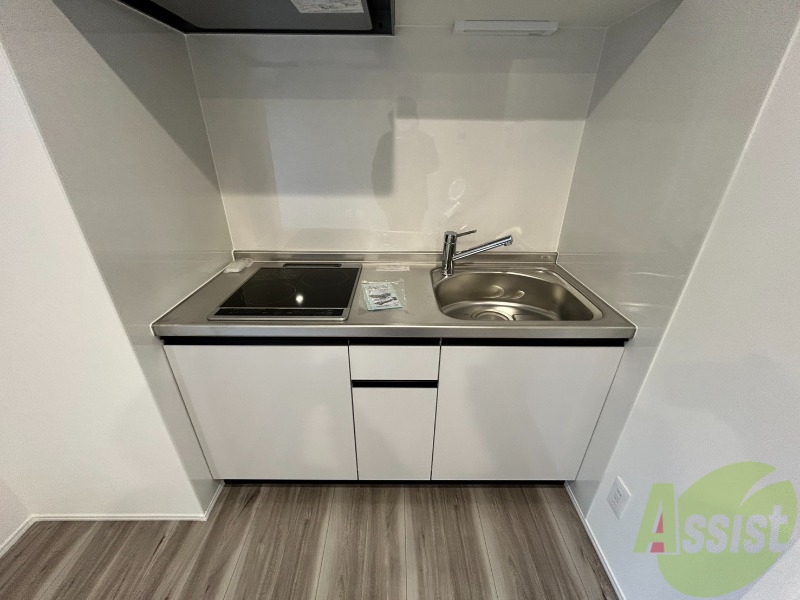 キッチン　キッチンにはコンロが二口付いているので料理もしやすいです。