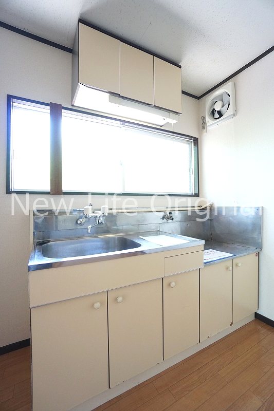 キッチン　窓が大きく明るいキッチン☆ガスコンロが設置可能です☆