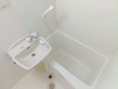 バス・シャワールーム　※設備・仕様は現況と異なる場合があります。