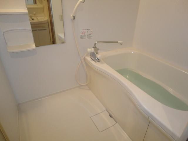 バス・シャワールーム　★少し広めのお風呂☆