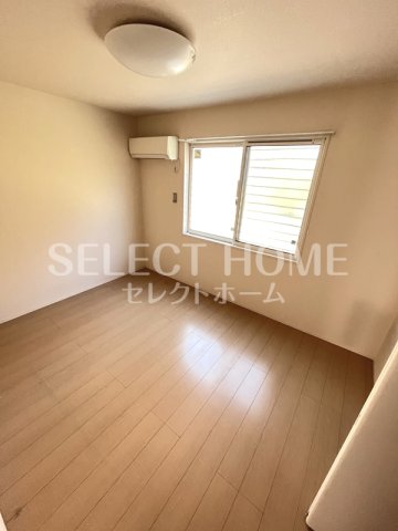 その他部屋・スペース　広くて明るい寝室 同型タイプ