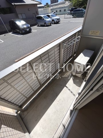 バルコニー　外からの目が気にならないバルコニーで洗濯物が干せます 同型タ