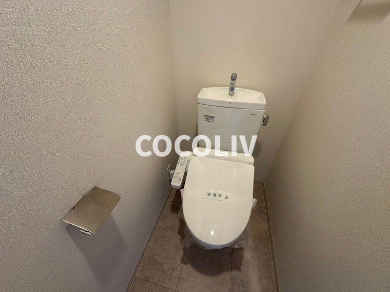 トイレ　同物件別部屋写真