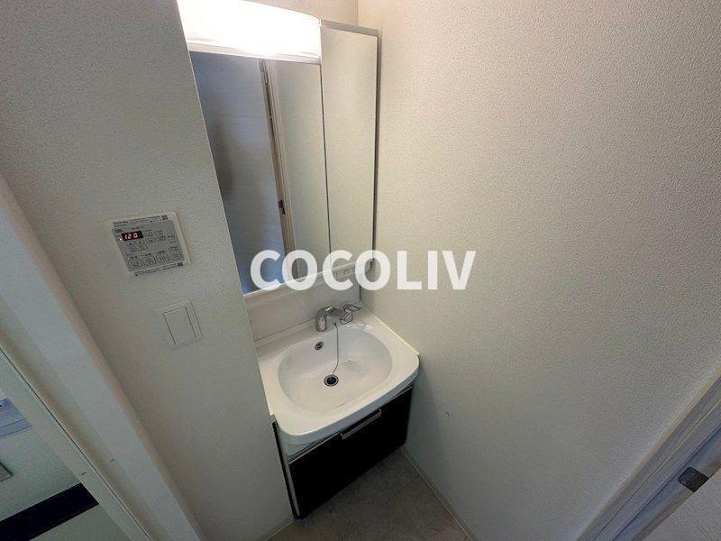 洗面設備　同物件別部屋写真