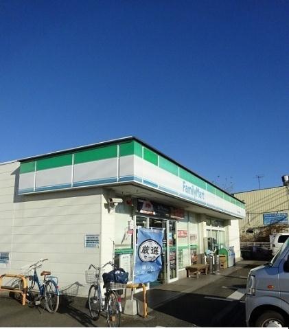 コンビニ　ファミリーマート（コンビニ）まで499m