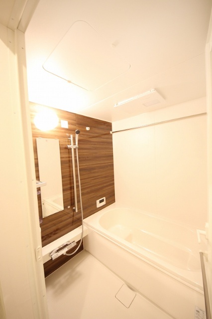 バス・シャワールーム　換気暖房乾燥機付き浴室