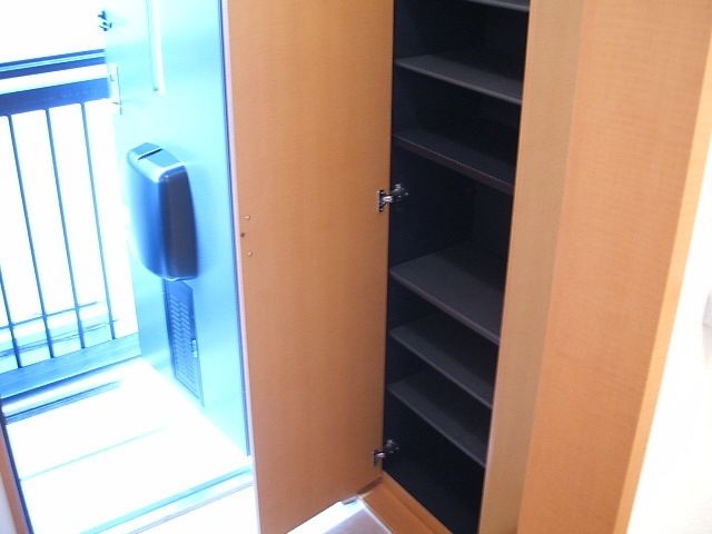 玄関　★シューズＢＯＸ収納充実★