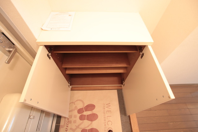 玄関　玄関シューズボックスです！