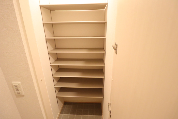 玄関　シューズボックスです