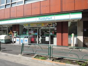 コンビニ　ファミリーマート 田端新町三丁目店（コンビニ）まで244m
