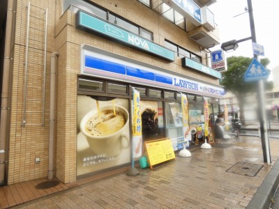 コンビニ　ローソン（コンビニ）まで376m