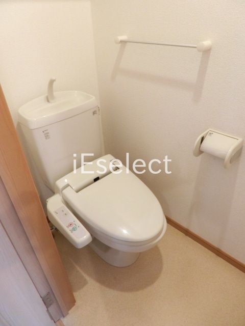 トイレ　ウォシュレット付で快適ですね！