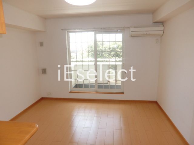 居室・リビング　10帖の広々リビング！