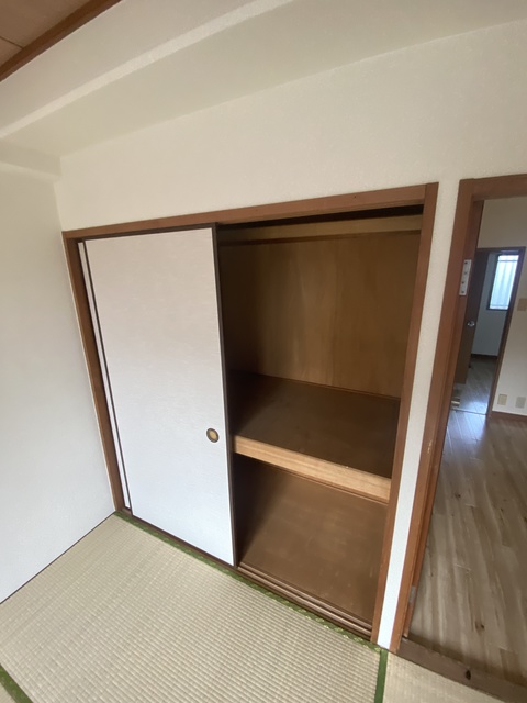 収納　奥行きしっかりの押入れは重宝しますね。