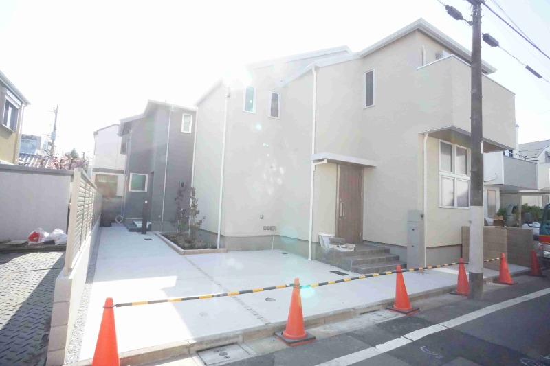 建物外観　手前がＢ棟、奥がＡ棟