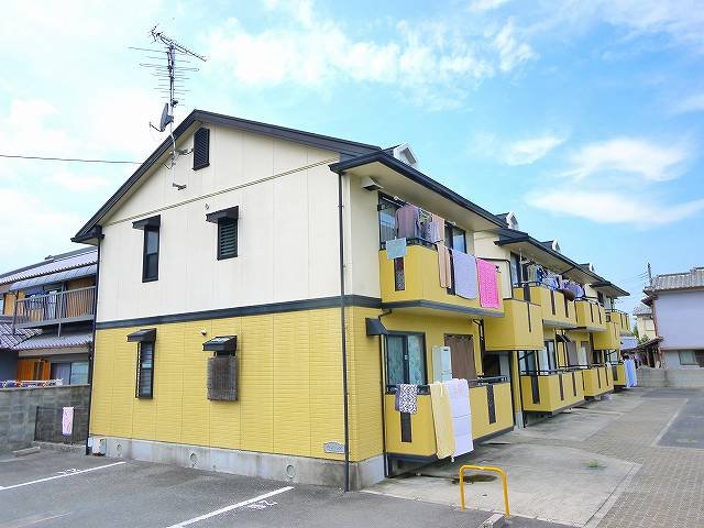 建物外観　落ち着いた雰囲気の外観です