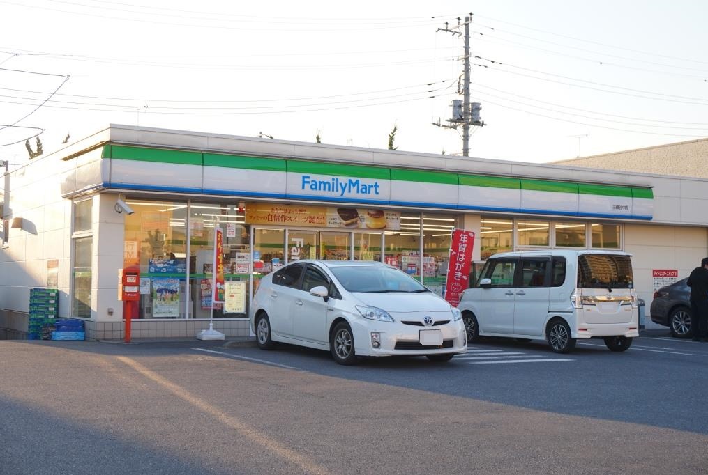 コンビニ　ファミリーマート 三郷谷中店（コンビニ）まで380m