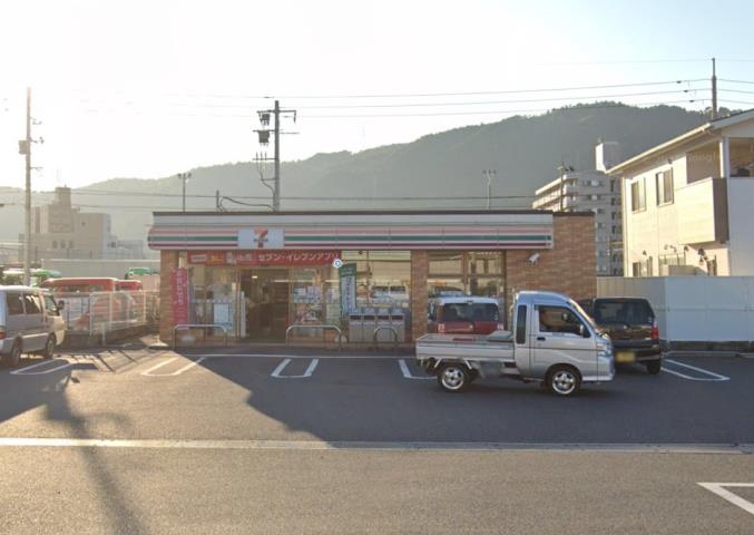 コンビニ　セブンイレブン（コンビニ）まで1170m