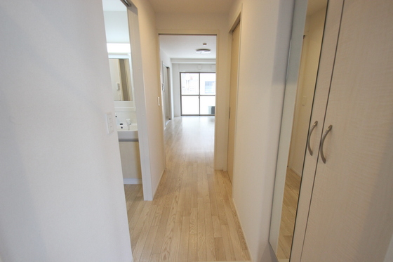 玄関　※別部屋の写真です