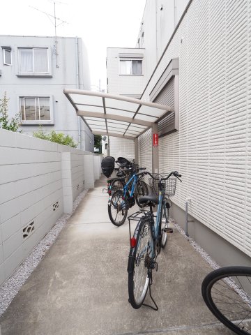 その他共有部分　駐輪各世帯1台まで可能です！