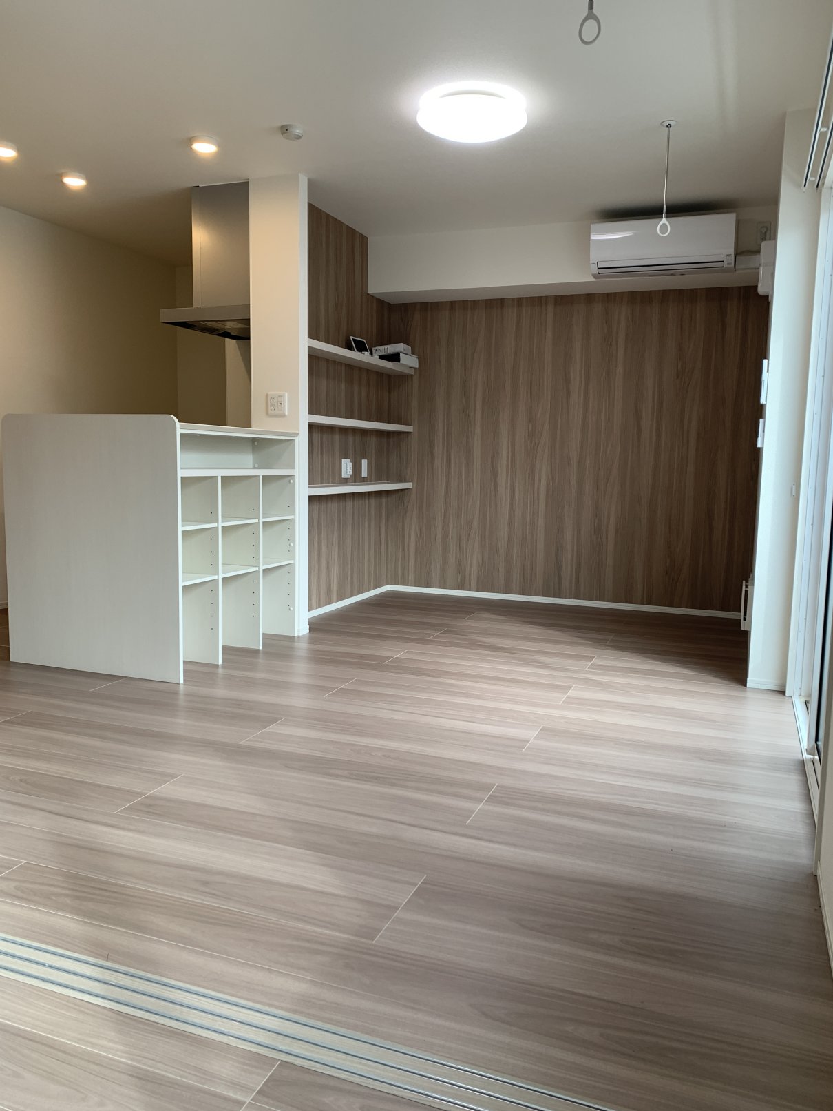 居室・リビング　南向きの明るいリビング