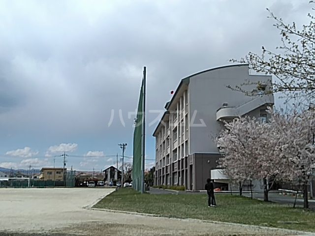 中学校　武蔵村山市立第一中学校（中学校）まで682m