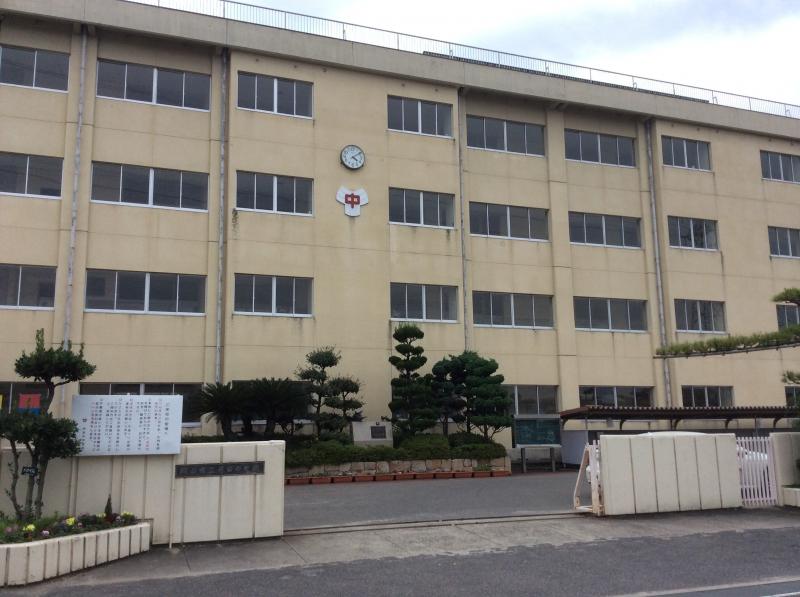 中学校　岡山市立芳田中学校（中学校）まで2006m